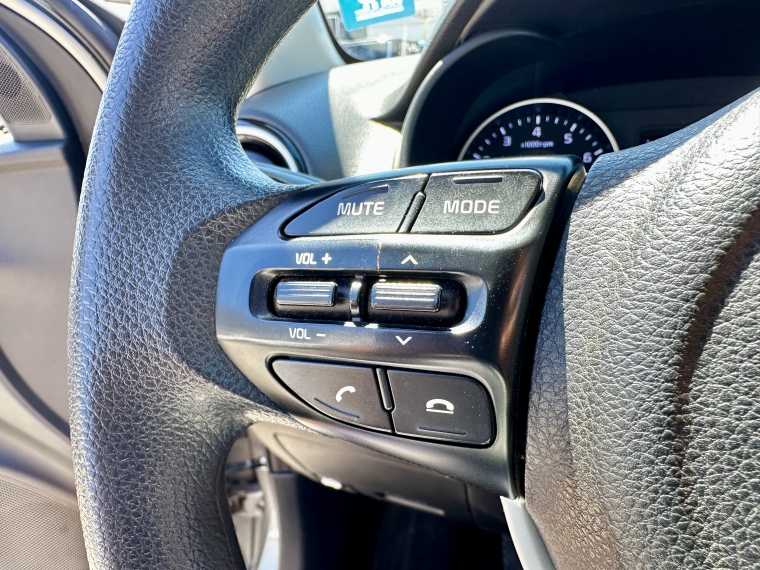 Kia Soluto Soluto Mpi 1.4 2024 Usado  Usado en Kovacs Usados