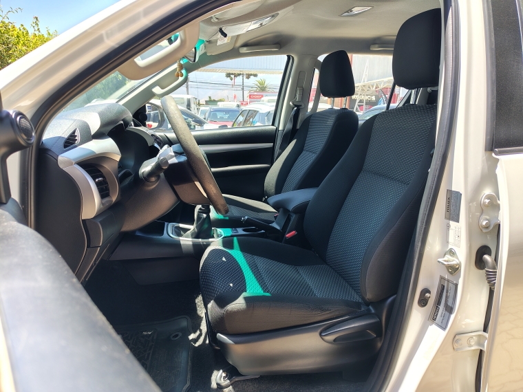 Toyota Hilux 2.4 Sr 7 Ab Mt 4x2 Diesel 2022 Usado  Usado en Kovacs Usados