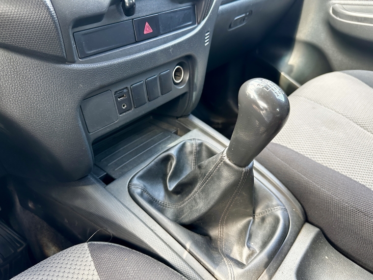 Mitsubishi L200 L200 D/c 2.4 Katana Cr 4x2 Mt Special Pack 2021 Usado en Rosselot Usados