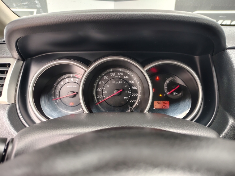 Nissan Tiida 1.6 Sport S Ac 2ab Mt 4x2 2011 Usado  Usado en Kovacs Usados