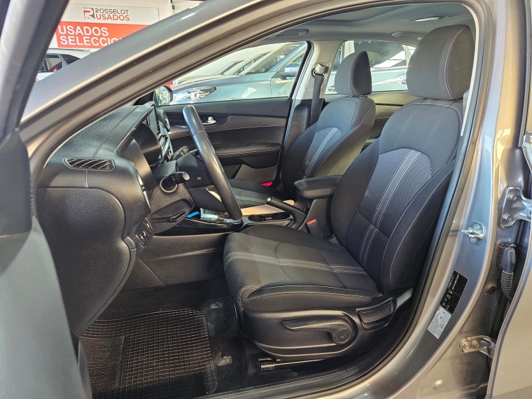 Kia Cerato Cerato Mpi 1.6 Aut 2023 Usado en Rosselot Usados