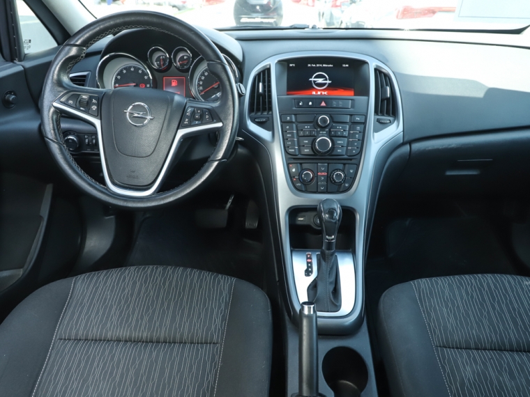 Opel Astra Ii Enjoy Hb 1.4 At 2016  Usado en Guillermo Morales Usados