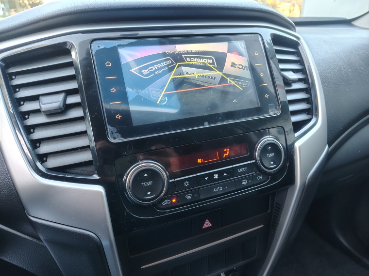 Mitsubishi L200 2.4 Td Dakar  Crs Hp At  4x4 Diesel 2023 Usado  Usado en Kovacs Usados