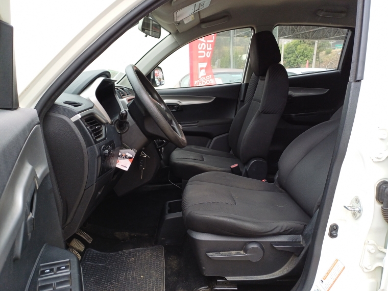 Mahindra Kuv100 Kuv 100 Hatch Back 1.2 2020 Usado en Rosselot Usados