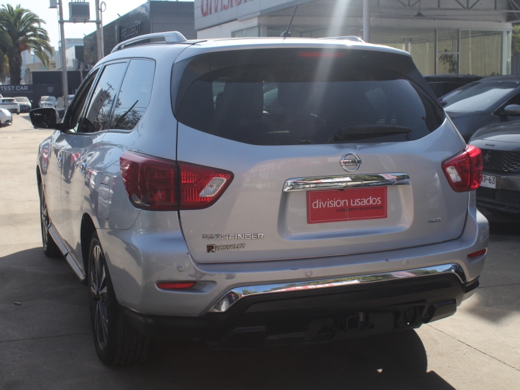 Nissan Pathfinder Pathfinder 3.5 Gsl Advance At 4x4 Cuero Techo 2019 Usado en Rosselot Usados