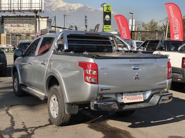 Mitsubishi L200 L200 D/c 2.4 Katana Cr 4x2 Llantas/cromado 2017 Usado en Rosselot Usados