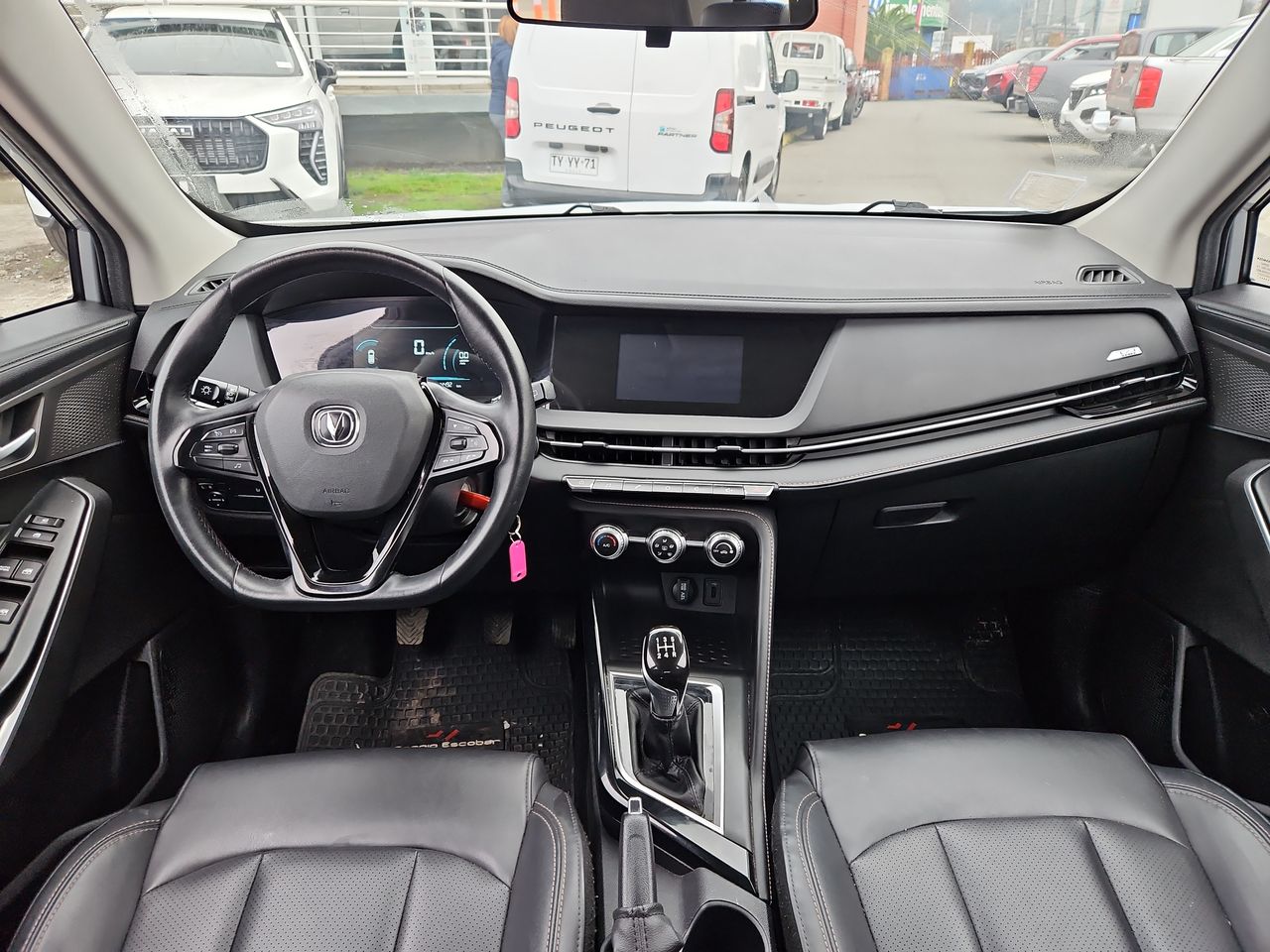 Changan Cs15 Cs15 Hb 4x2 1.5 2022 Usado en Usados de Primera - Sergio Escobar