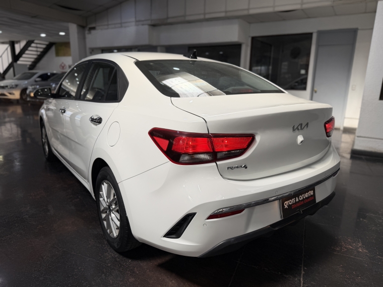 Kia Rio 4 Ex 1.4l 6mt Ci Full 2024  Usado en Grass & Arueste
