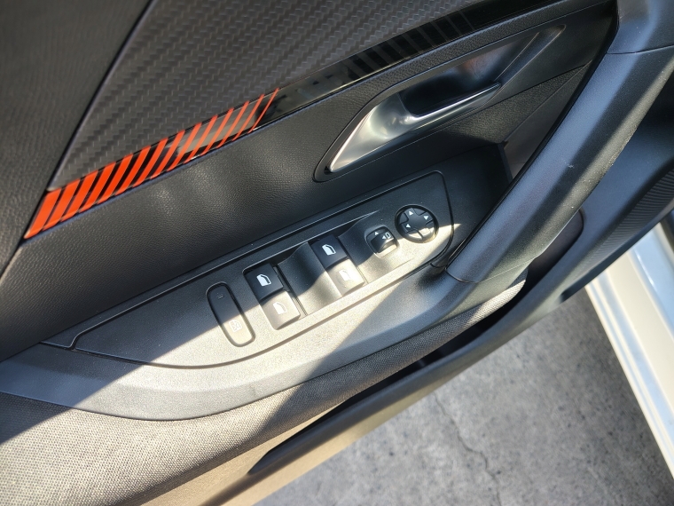 Peugeot 2008 2008 Puretech 130 1.2 2022 Usado en Rosselot Usados