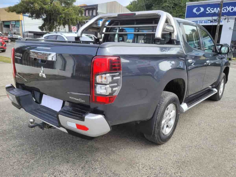 Mitsubishi L200 New L-200 Katana 2.4 Crt Special Pack Mec 4x4 2023 Usado  Usado en Webautos.cl