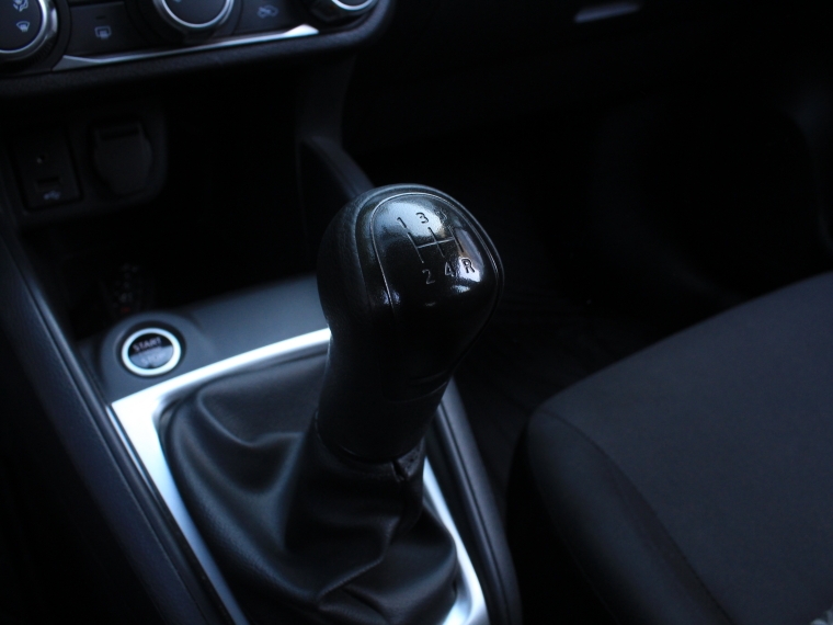 Nissan Versa 1.6  Sense  Mt 2023 Usado  Usado en Kovacs Usados