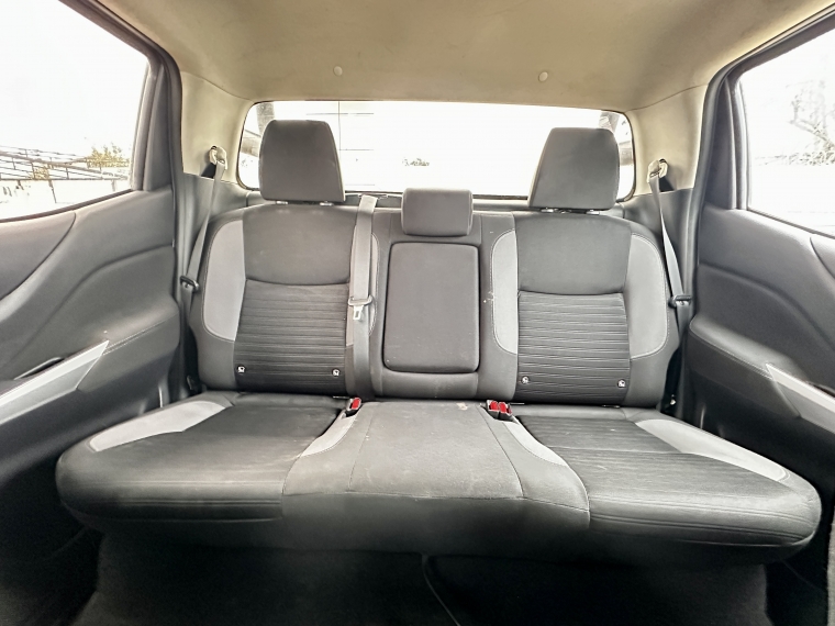 Nissan Navara Navara D Cab 4x4 2.3 At 2021 Usado en Rosselot Usados