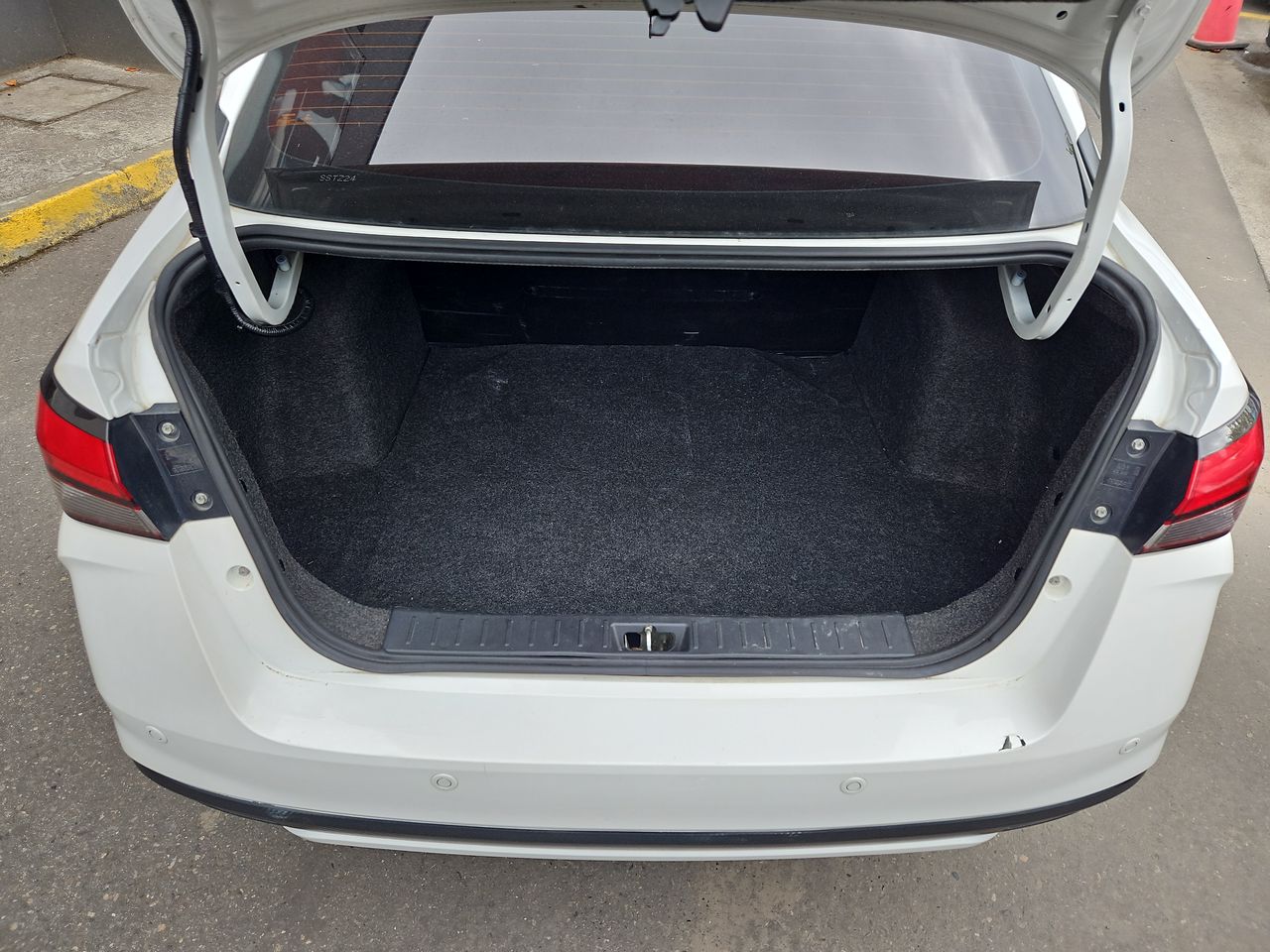 Nissan Versa Versa  Mt 1.6 2023 Usado en Usados de Primera - Sergio Escobar