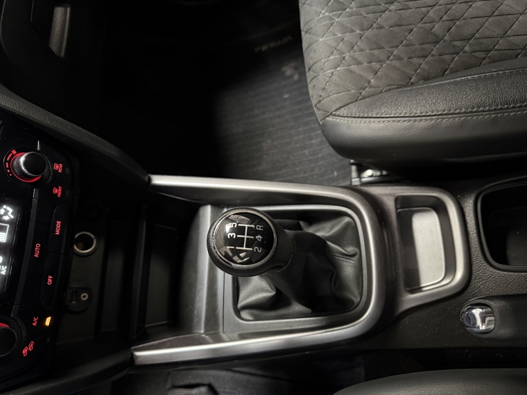 Suzuki Vitara Ii Glx 1.6l 5mt Ac 2021  Usado en Grass & Arueste