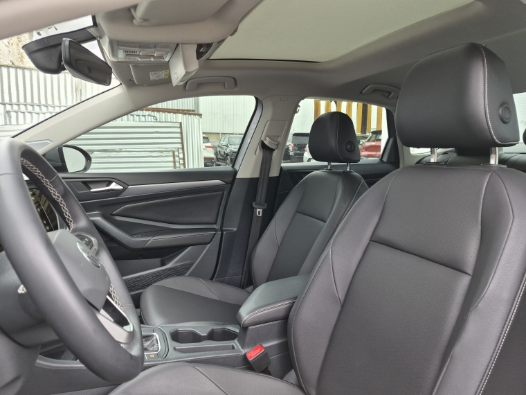 Volkswagen Jetta 1.4 Comfortline Sky At 2024 Usado  Usado en Kovacs Usados