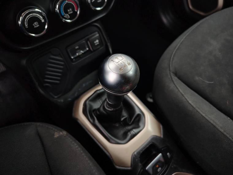 Jeep Renegade Renegade Sport Lx 4x2 Mt 1.8 2016 Usado en Rosselot Usados