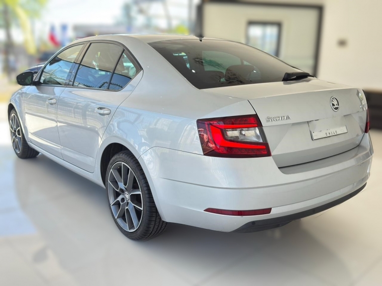Skoda Octavia Ambition 1.4t Mt 6 Vel. 2021 Usado en Automotriz Olea Flaño