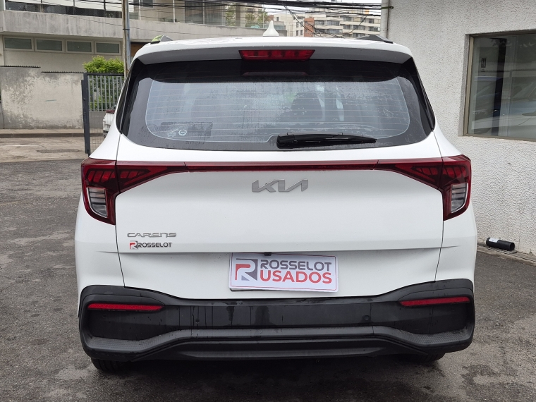 Kia Carens Carens Lx 1.5l 6mt 7p - 2222 2023 Usado en Rosselot Usados