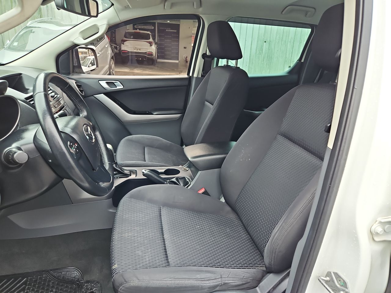 Mazda Bt-50 New Bt 50 Dcab Sdx 4x4 3.2 Aut 2021 Usado en Usados de Primera - Sergio Escobar