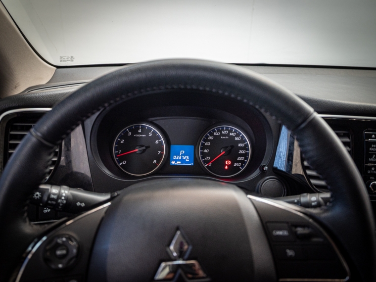 Mitsubishi Outlander 2.0 Glx At 4x2 2023 Usado  Usado en Pompeyo