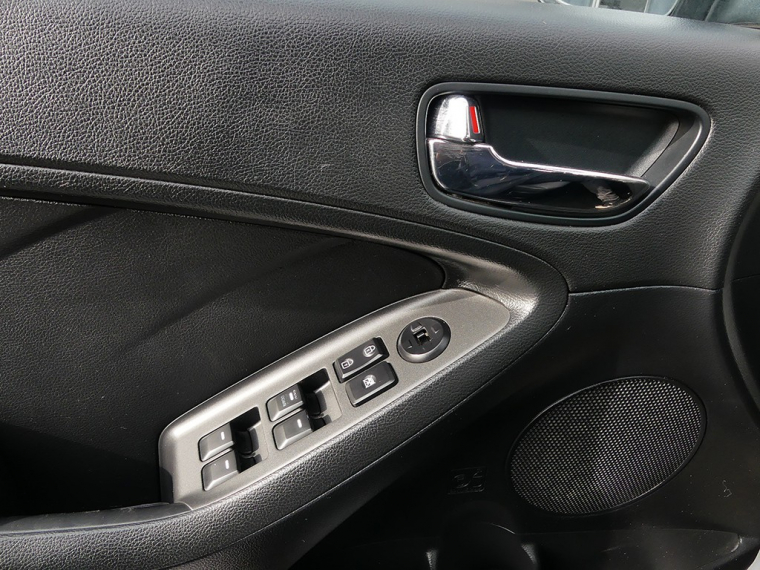 Kia Cerato 5 Ex 1.6 2016 Usado  Usado en Webautos.cl