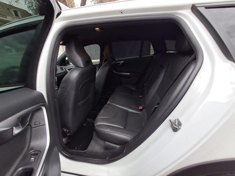VOLVO V60 T5 AWD 2.0 - imagen 17