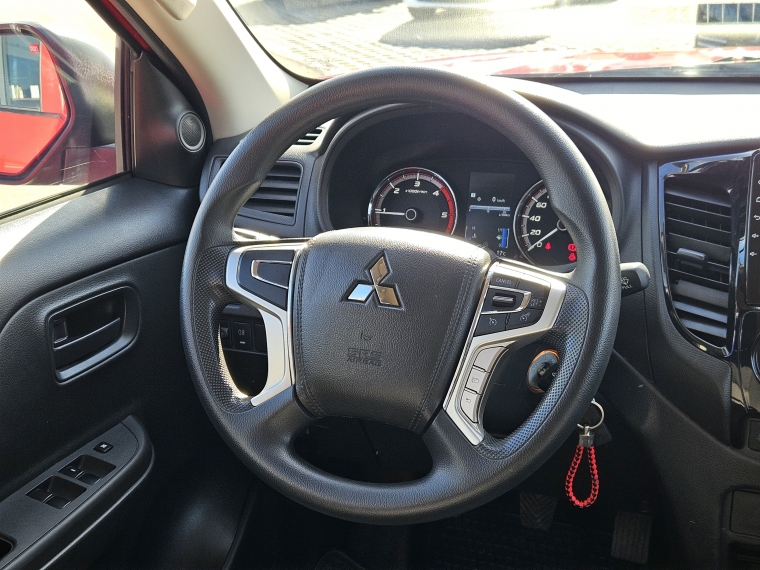 Mitsubishi L200 Work Xr Mt Diesel 2.4 2024 Usado  Usado en Kovacs Usados