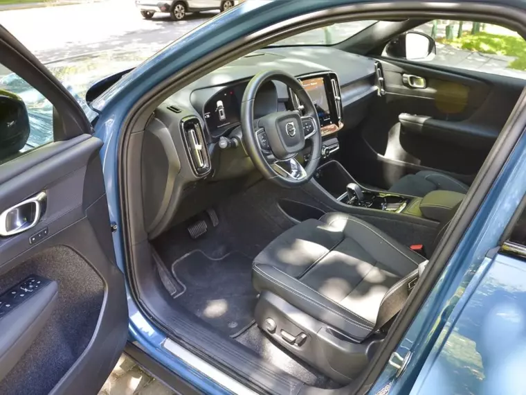 Volvo Ex40 0.0 P8 Recharge 4x4 At Electrico 2025 Usado  Usado en Webautos.cl