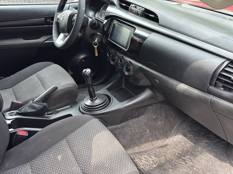 TOYOTA HILUX  DCAB MT 4x4 2.4cc - imagen 9