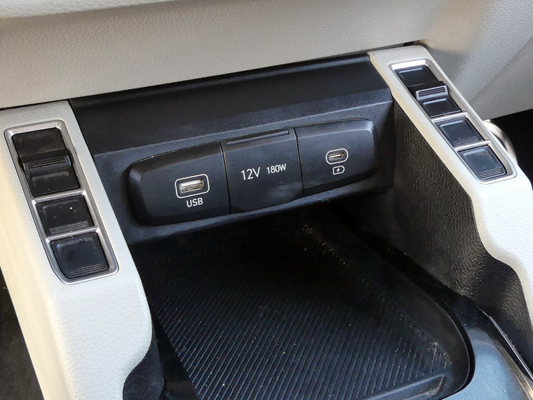 Kia Carens Lx 1.5 2023 Usado Usado en Webautos.cl Kia Carens Lx 1.5 2023 Usado Usado en Webautos.cl