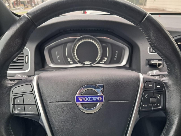 VOLVO V60 T5 AWD 2.0 - imagen 9