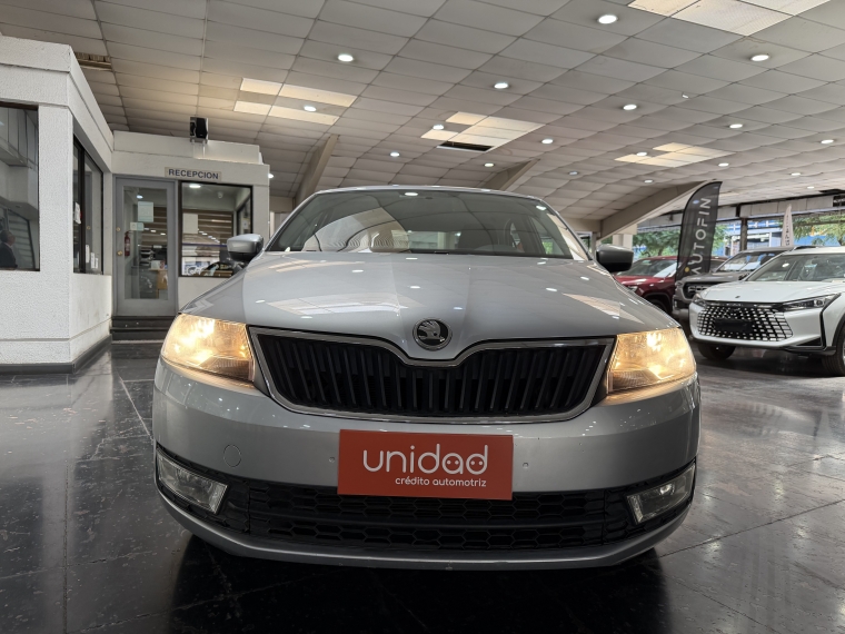 Skoda Rapid Ambiente 1.2l Tsi 6mt Ac 2015  Usado en Grass & Arueste