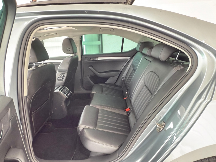 Skoda Superb 2.0 Tdi 2019 Usado en Automotriz Olea Flaño