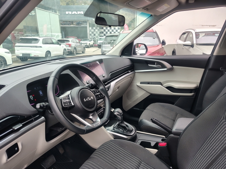 Kia Carens Carens Ex Tgdi 1.5 Aut 2024 Usado en Rosselot Usados