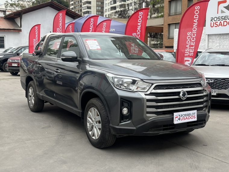 SsangYong Grand Musso — foto 7 de 24
