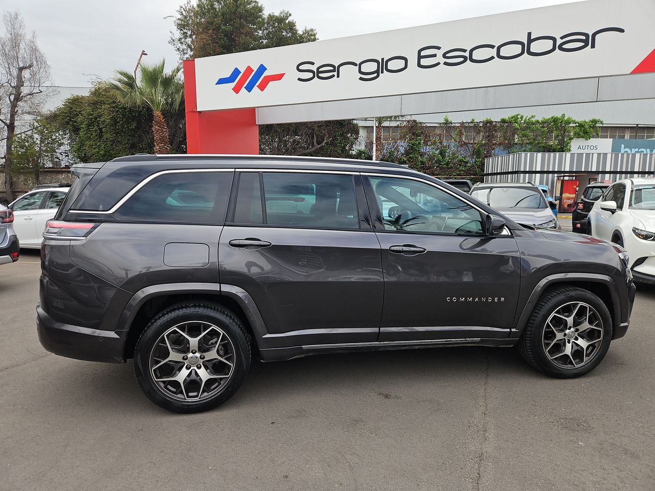 Jeep Commander Commander Overland 1.3 Aut 2023 Usado en Usados de Primera - Sergio Escobar
