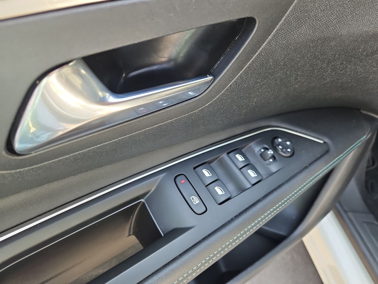 Peugeot 3008 3008 Thp 165hp 1.6 Aut 2025 Usado en Usados de Primera - Sergio Escobar