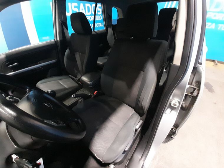 Suzuki Grand nomade 2.4 Glx Nav 2wd Mt 5p 2019 Usado  Usado en Webautos.cl