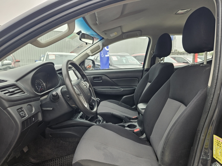 Mitsubishi L200 L200 D/c 2.4 Katana Crt 4x4 Special Pack 2023 Usado en Rosselot Usados