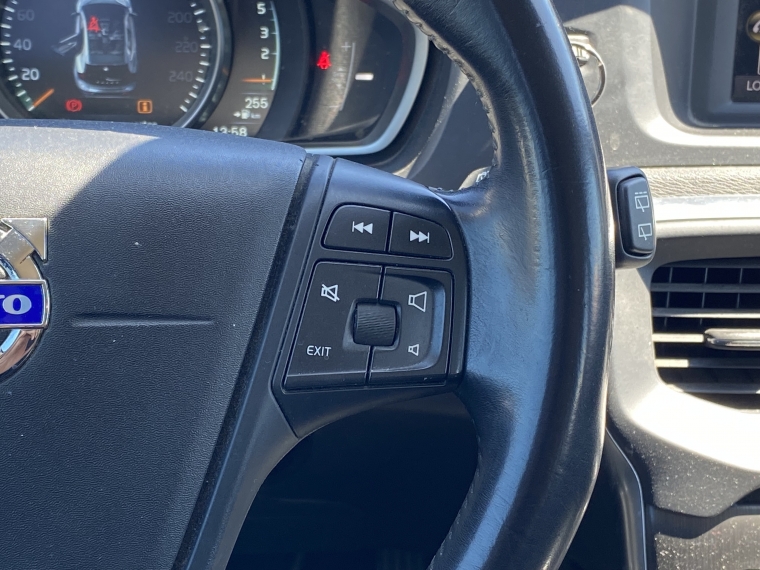 Volvo V40 V40 D2 Mec 1.6 Comfort 2015 Usado en Rosselot Usados