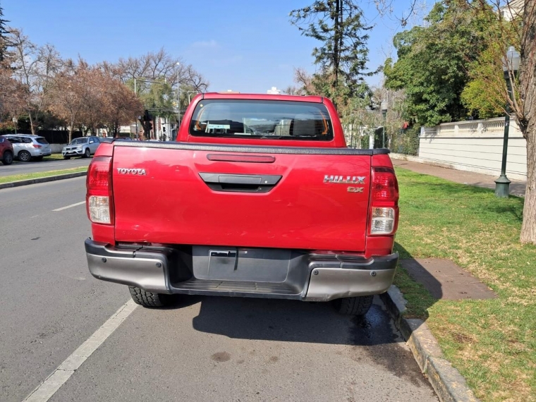 Toyota Hilux — foto 5 de 15