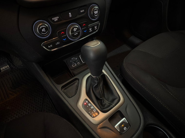 Jeep Cherokee Longitude 2.4 Aut 2017 Usado en Automotriz Olea Flaño