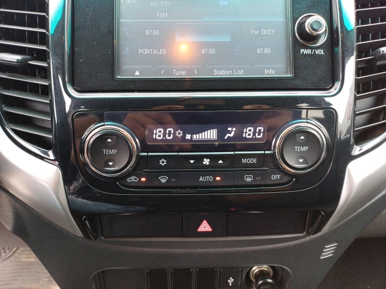 Mitsubishi L200 L200 D/c Dakar Crs Aut 2.4 4x4 2017 Usado en Rosselot Usados