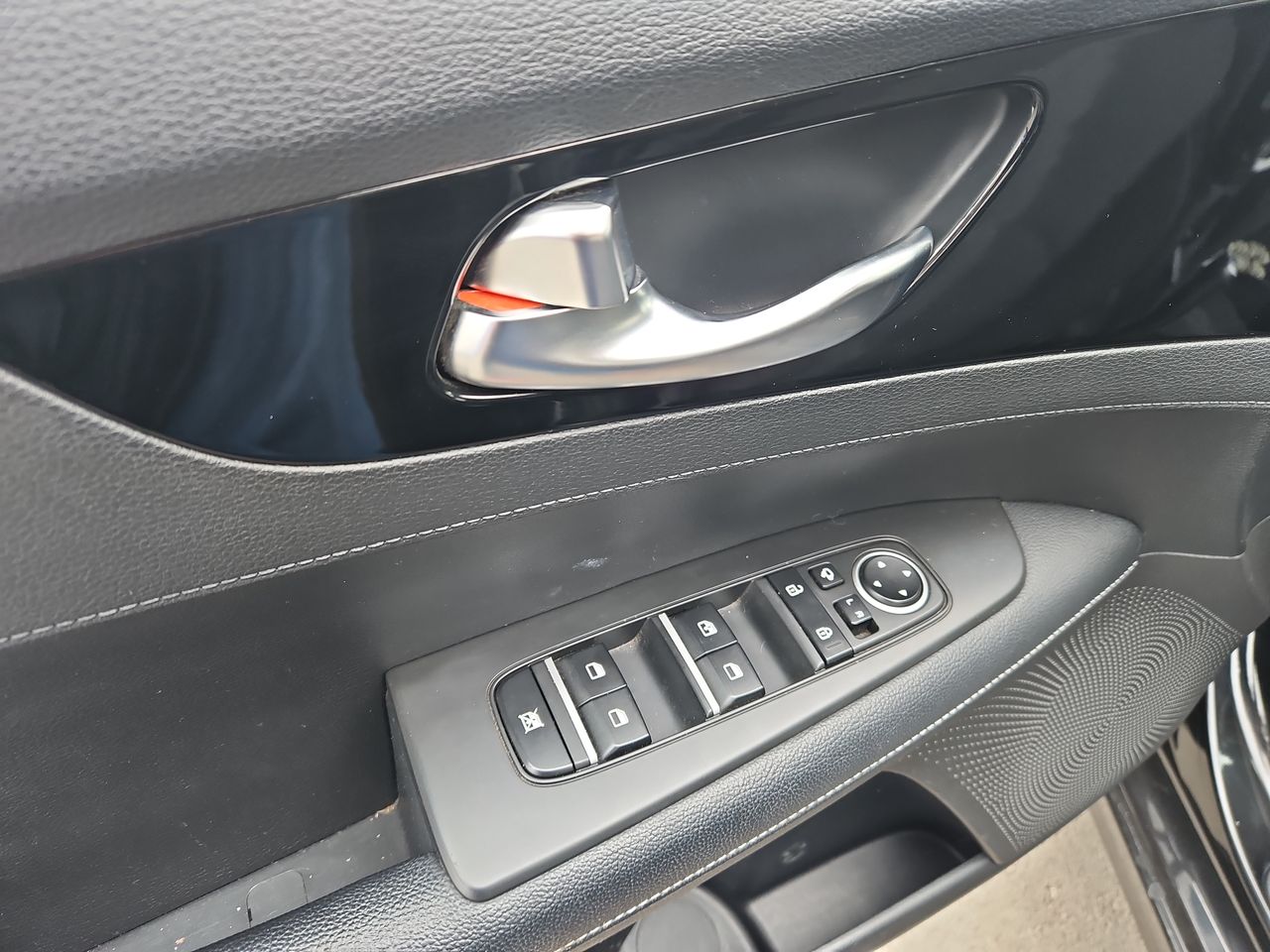 Kia Cerato Cerato Ex 1.6 Aut 2023 Usado en Usados de Primera - Sergio Escobar
