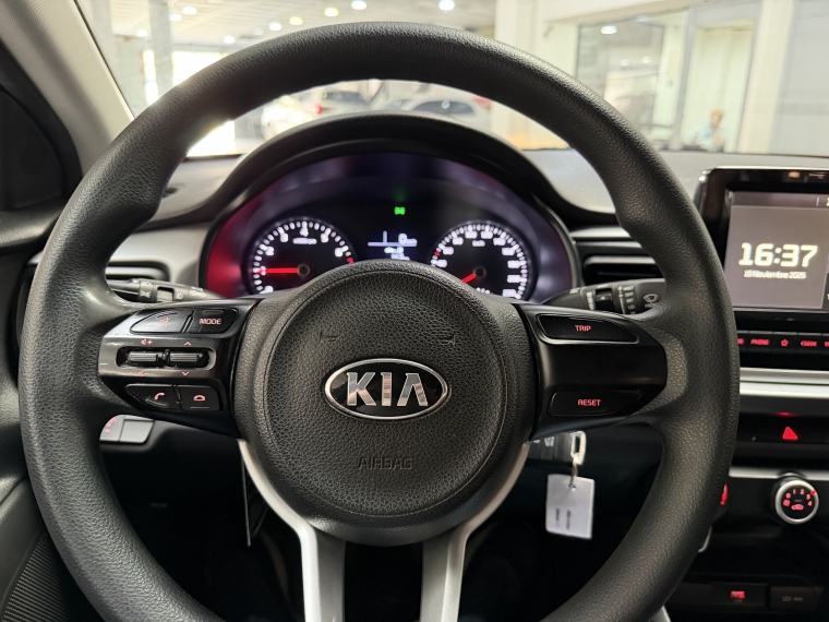 Kia Rio 4 Lx 1.4l Ac Abs 6mt Full 2022  Usado en Grass & Arueste