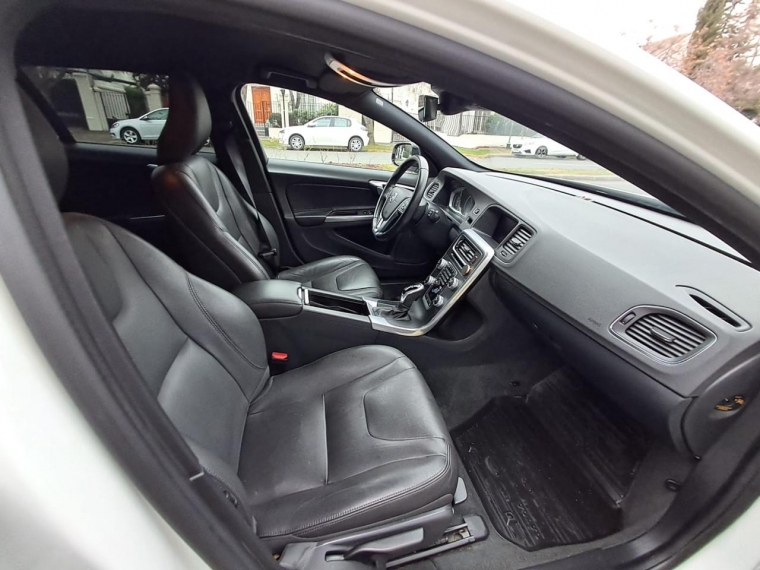 VOLVO V60 T5 AWD 2.0 - imagen 8