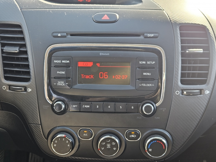 Kia Cerato 5 5 Ex Mt 1.6 2019 Usado  Usado en Kovacs Usados