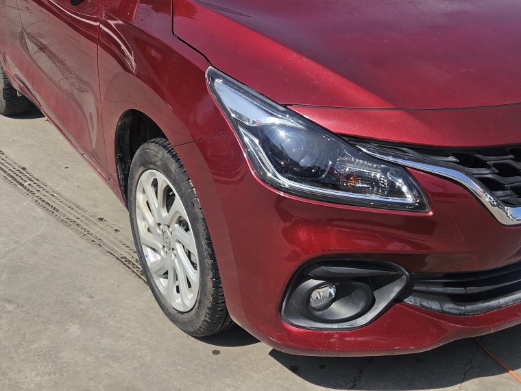 Suzuki Baleno — foto 7 de 20