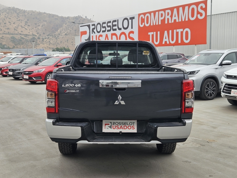 Mitsubishi L200 L200 D/c 2.4 Katana Crt 4x4 Special Pack 2023 Usado en Rosselot Usados