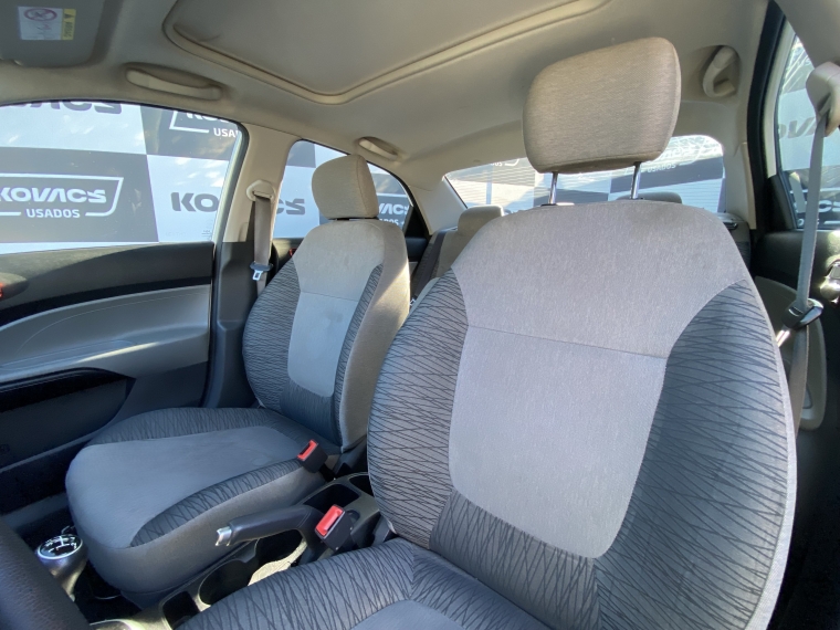 Kia Soluto Mpi 1.4 2024 Usado  Usado en Kovacs Usados